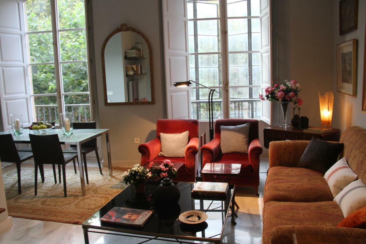 Luxurious 2 Bedroom Flat In A Historic Building 塞维利亚 外观 照片